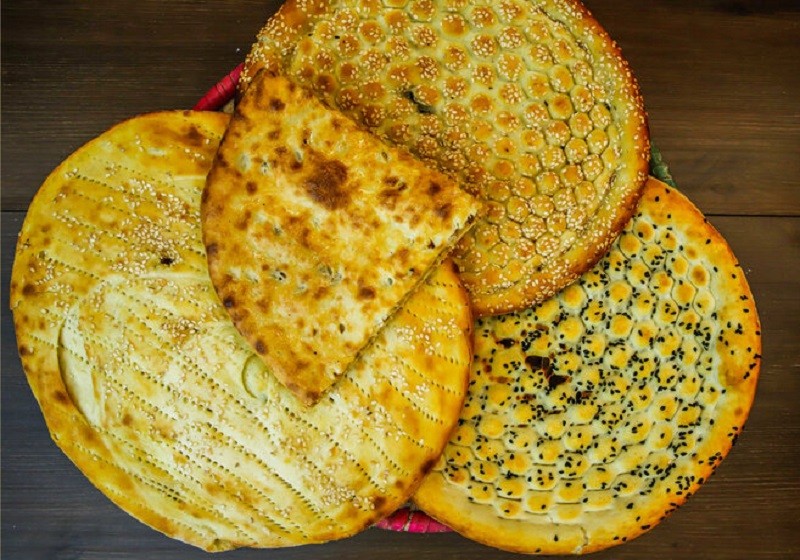 Bread Basket (Naan, Paratha, Onion Kulcha, Aloo Paratha)